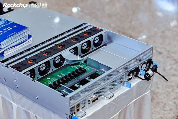 硬核出击！蚁坞ARM SoC阵列服务器、蚁智群联MiniDock亮相瑞芯微第九届开发者大会(图4)