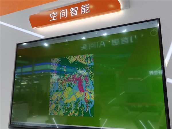 摩尔线程WAIC亮出硬核科技：国产全功能GPU加速AI与千行百业(图13)