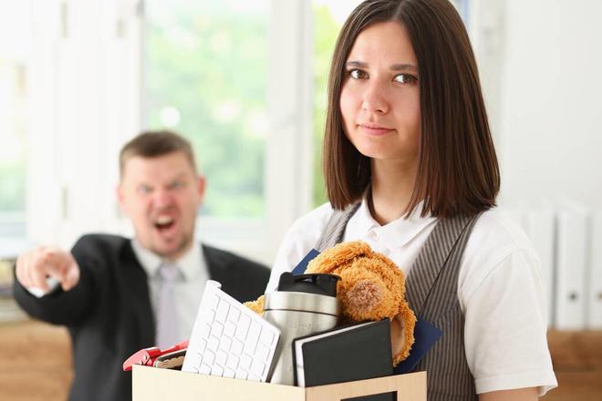 员工被开除之后仲裁了老板要撤回开除决定被法官怼得无言以对(图1)