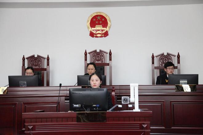 员工被开除之后仲裁了老板要撤回开除决定被法官怼得无言以对(图2)