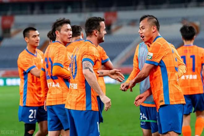 王大雷内讧引争议频频甩锅队友制造矛盾球迷建议于金永上位(图1)