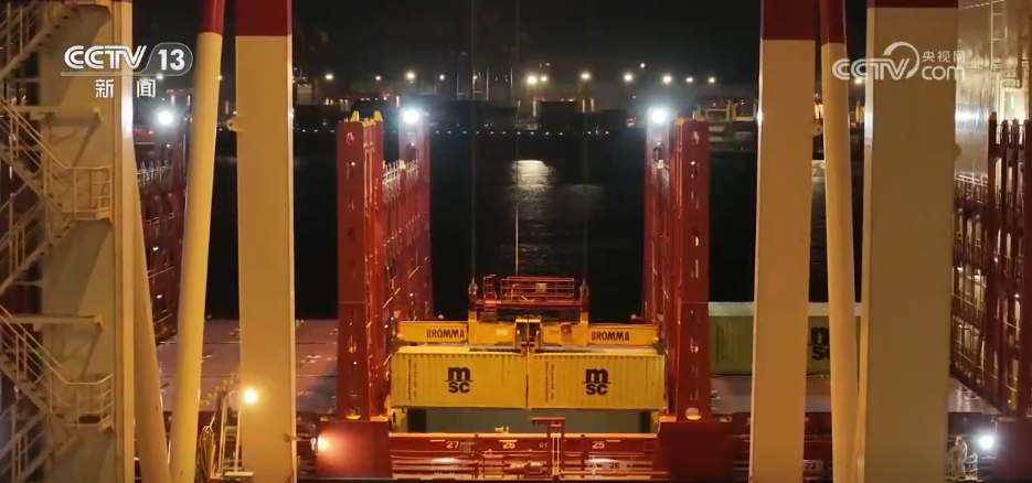 服务“靠前一步”+技术升级迭代 智慧港口助力更多外贸企业破浪“出海”(图8)