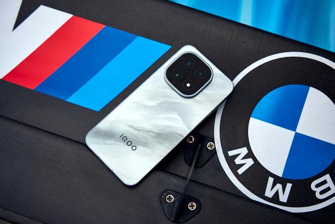 全面升级游戏体验—iQOO 15即将发布：这才是游戏旗舰应该的样子