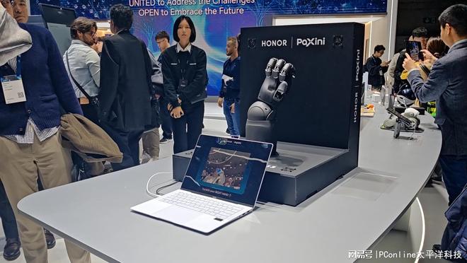 MWC 2025快报：高通跃龙荣耀新手表耳机华为AI网络解决方案(图3)