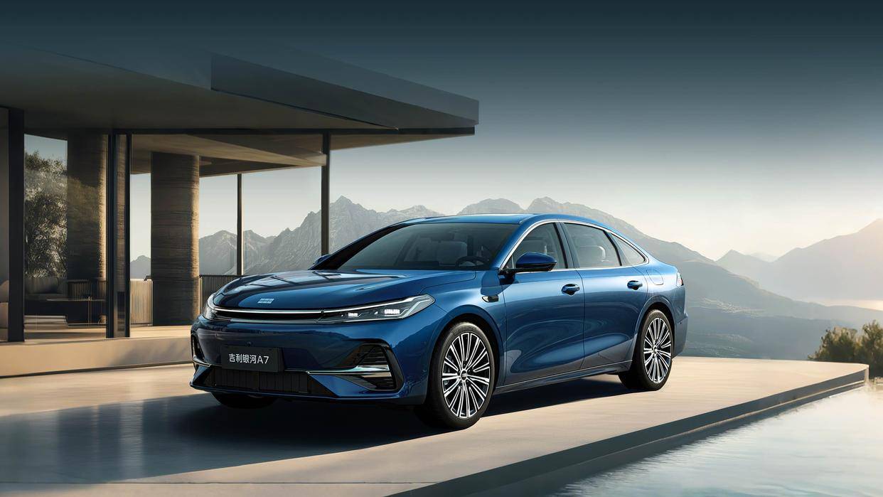 166英寸W-HUD+154K中控屏！吉利银河A7Flyme Auto智能座舱满配有多能打？