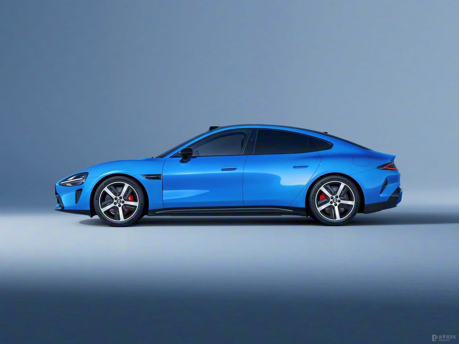 预计春节前可到店 新一代小米SU7实车即将亮相(图4)