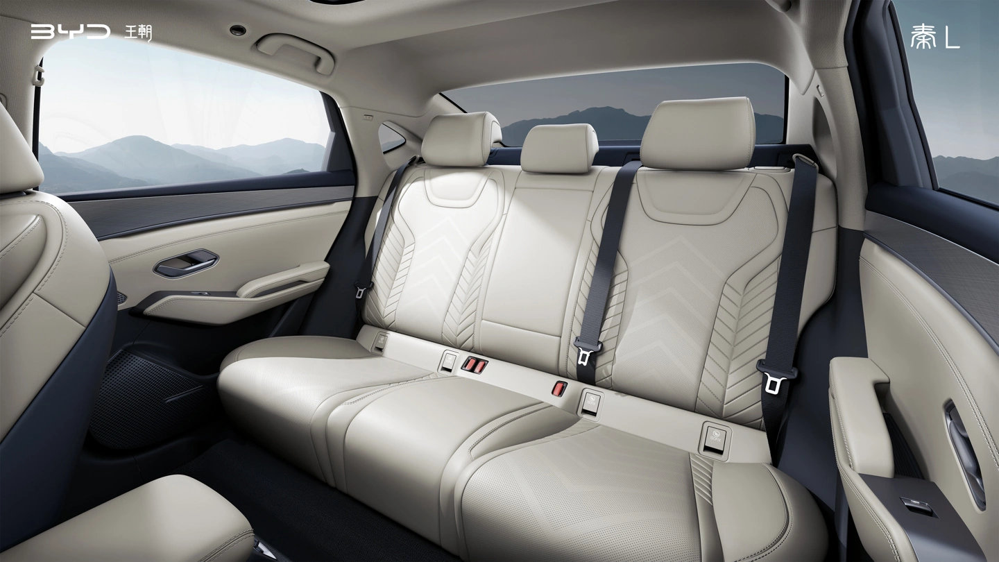 比亚迪秦 L 内饰官图发布：“山水画境”座舱定位“中级轿车”(图2)